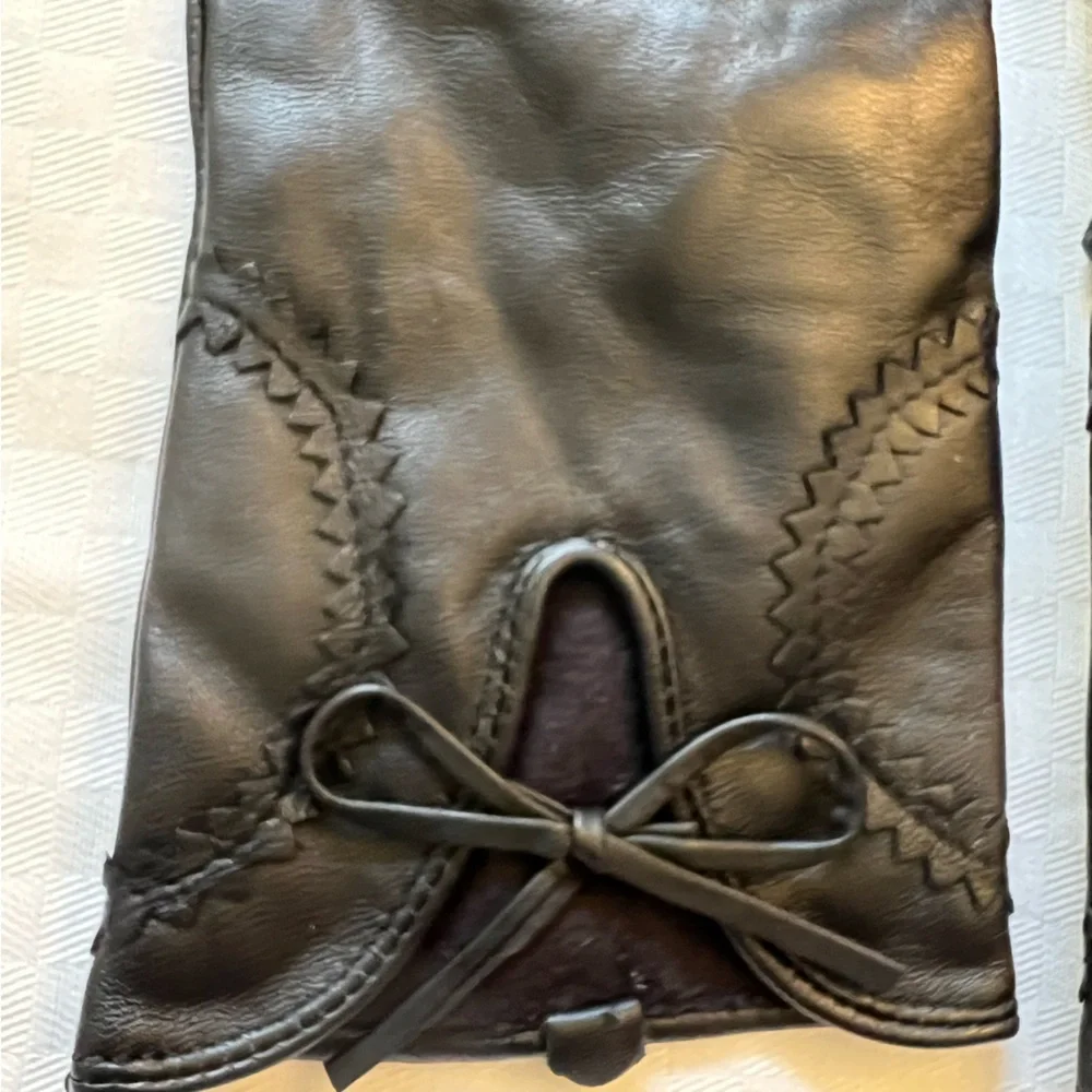 Merona Black Leather Preppy Gloves